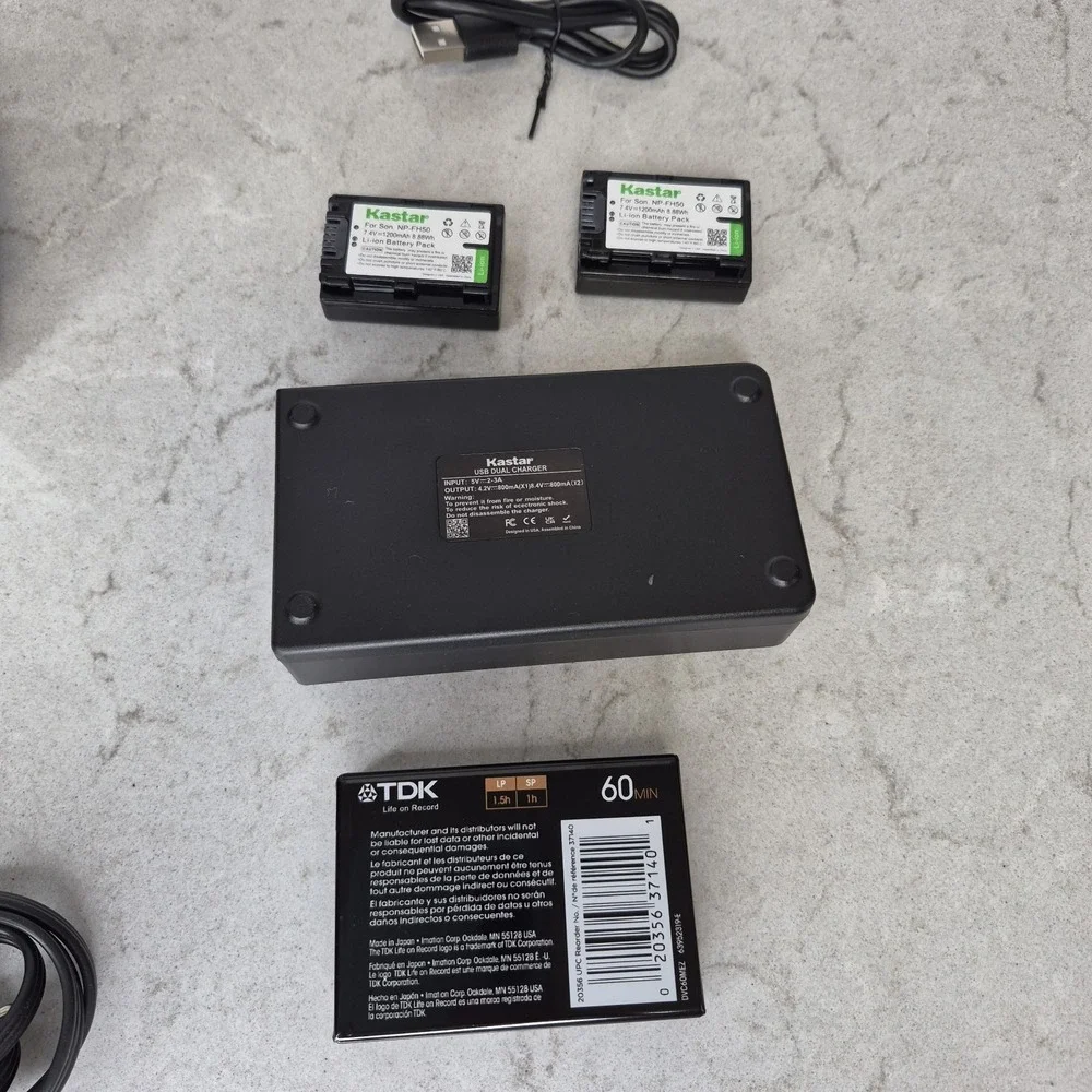Sony Handycam DCR-HC52 MiniDV Camcorder 40x Zoom Bundle WORKS